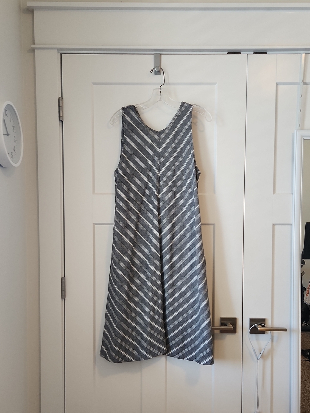 Liz Claiborne Linen Blend Gray & White Striped V-Neck Midi Dress Size L.